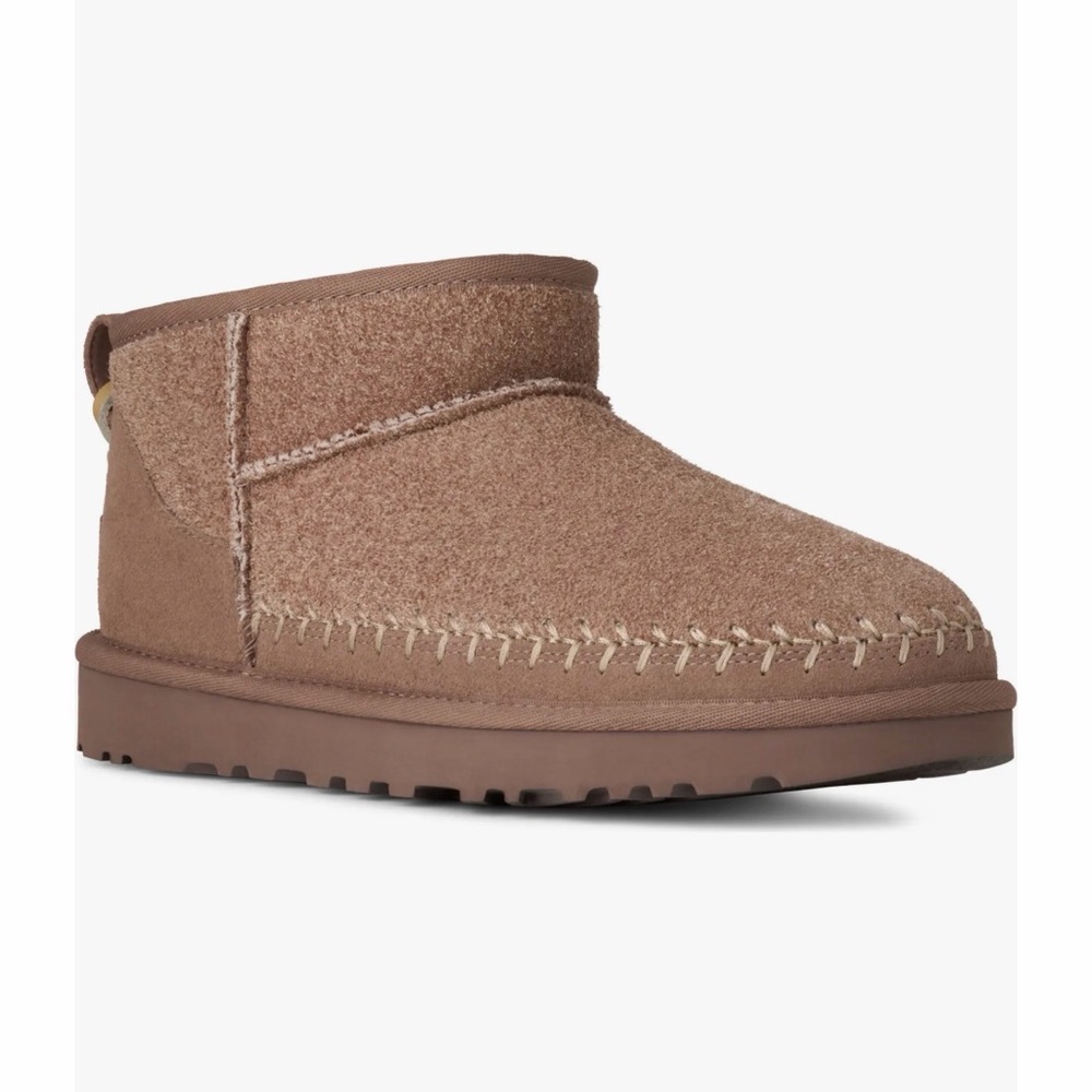 Women’s Ultra Mini Ugg Size 8